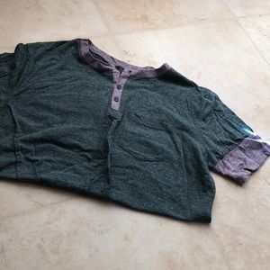 BDG Men’s Grey Tee Buckle